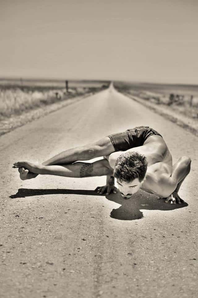 YOGA: A UNIÃO COM O DIVINO