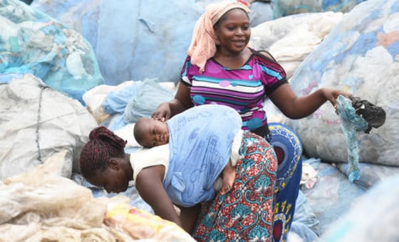 UNICEF APOIA PRIMEIRA FÁBRICA DE TIJOLOS FEITOS DE PLÁSTICO RECICLADO EM ÁFRICA